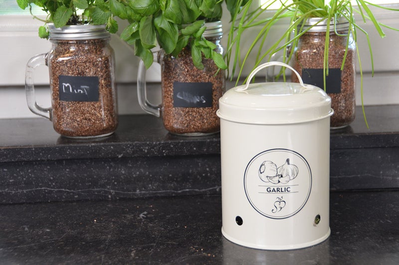 Esschert Design Garlic Storage Tin, Metal - Image 2